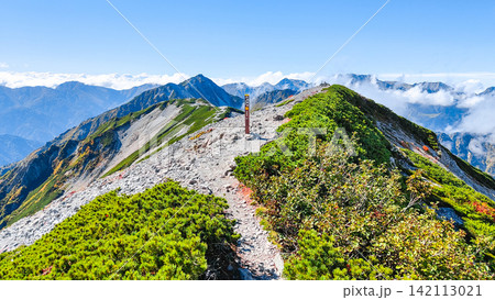 秋の針ノ木岳・蓮華岳登山(蓮華岳山頂) 秋の針ノ木岳・蓮華岳登山(蓮華岳山頂) 142113021