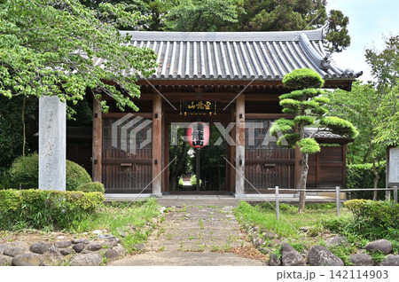 岩槻散歩：真言宗豊山派 金剛院　仁王門　岩槻区大字末田 142114903