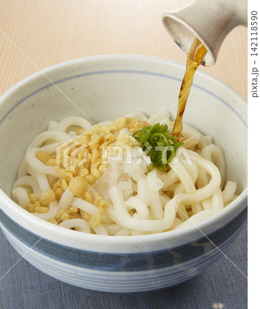 冷たいぶっかけうどん_和食 冷たいぶっかけうどん_和食 142118590
