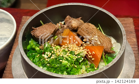 牛肉たっぷり和風釜飯 牛肉たっぷり和風釜飯 142124169