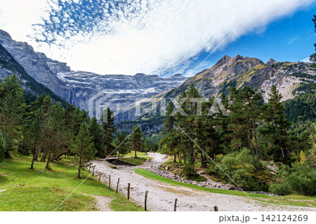 The Cirque de Gavarnie is a cirque in the central Pyrenees, in Southwestern France, close to the border of Spain The Cirque de Gavarnie is a cirque in the central Pyrenees, in Southwestern France, close to the border of Spain 142124269