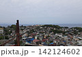 真鶴の町並みと相模湾を望む海辺の風景 142124602