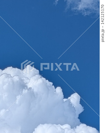 青空と入道雲の夏空 青空と入道雲の夏空 142125170
