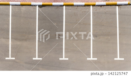 asphalt, car parking, view from above 142125747