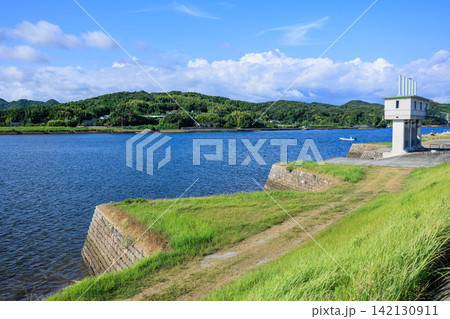 鹿児島県薩摩川内市 ギザギザの突起が並ぶ江戸時代の土木遺産 長崎堤防 鹿児島県薩摩川内市 ギザギザの突起が並ぶ江戸時代の土木遺産 長崎堤防 142130911