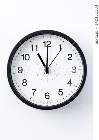 11時を示す時計 11時を示す時計 142131333