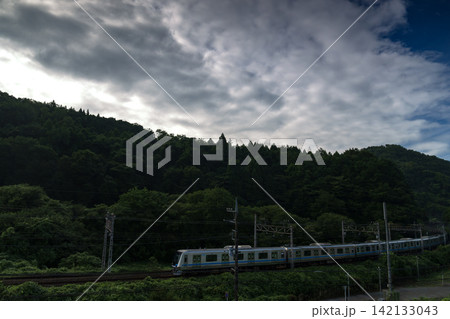 鉄道風景　小田急線　渋沢ー新松田間 142133043