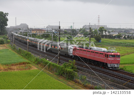 東北本線を回送運転するE26系寝台客車 東北本線を回送運転するE26系寝台客車 142133558