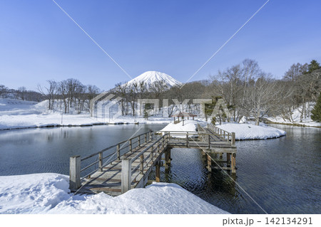 冬のふきだし公園、羊蹄山　京極町 142134291