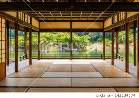 高松市の日本庭園「栗林公園」掬月亭 高松市の日本庭園「栗林公園」掬月亭 142134574