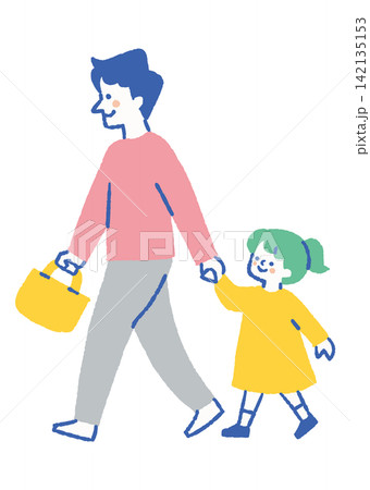 娘と手をつないで買い物をする父親_色 142135153