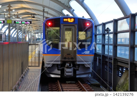仙台空港アクセス線のSAT721系車両(仙台空港駅) 仙台空港アクセス線のSAT721系車両(仙台空港駅) 142139276