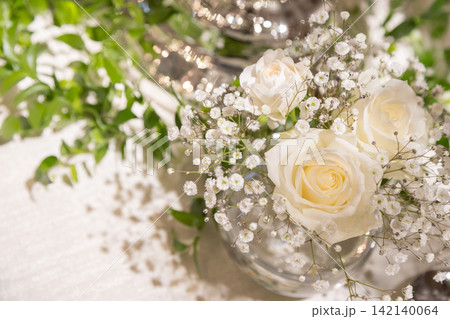 冬イメージのテーブル装花 冬イメージのテーブル装花 142140064