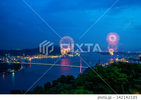 火の山公園から望む関門海峡の花火と夜景 火の山公園から望む関門海峡の花火と夜景 142142185