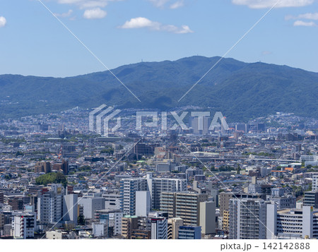 六甲山裾野に広がる街の風景 六甲山裾野に広がる街の風景 142142888