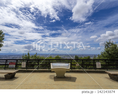 五月山　夏の五月平展望台から見る景色 142143874