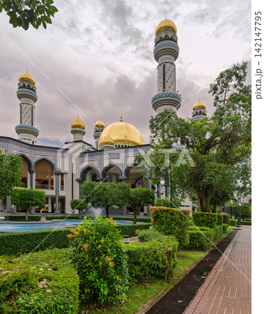 Jame' Asr Hassanil Bolkiah Mosque with beautiful gardens in Bandar Seri Begawan, Brunei Jame' Asr Hassanil Bolkiah Mosque with beautiful gardens in Bandar Seri Begawan, Brunei 142147795