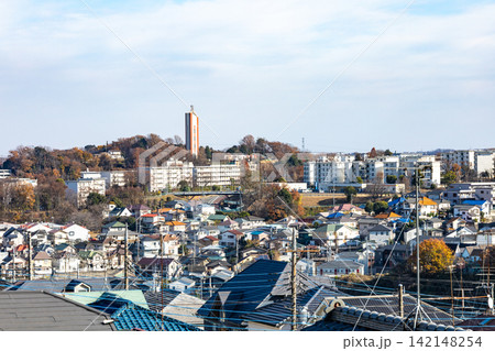 【東京都 日野市】郊外の住宅地の風景 142148254