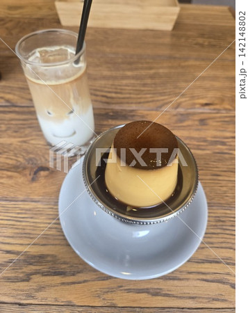 カフェラテとプリン 142148802