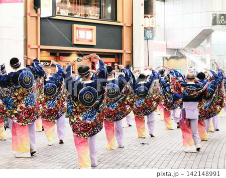 帯屋町で踊るよさこい祭り 帯屋町で踊るよさこい祭り 142148991