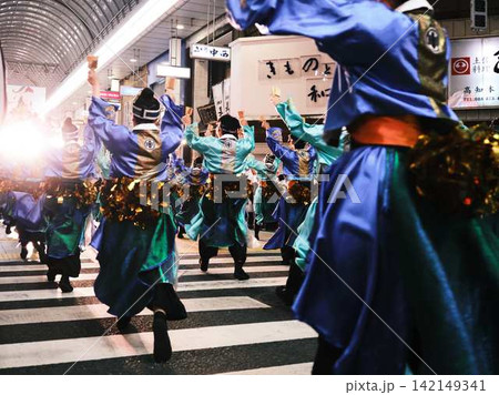 帯屋町で踊るよさこい祭り 帯屋町で踊るよさこい祭り 142149341