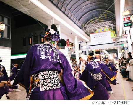 帯屋町で踊るよさこい祭り 帯屋町で踊るよさこい祭り 142149393