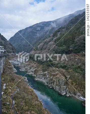 八百とどろ 四万十川水系の急流と奇岩が織りなす渓谷風景 八百とどろ 四万十川水系の急流と奇岩が織りなす渓谷風景 142153597