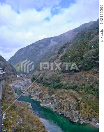 八百とどろ 四万十川水系の急流と奇岩が織りなす渓谷風景 八百とどろ 四万十川水系の急流と奇岩が織りなす渓谷風景 142153599