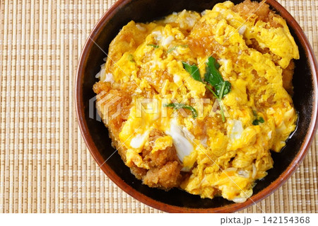 ロースかつ丼 ロースかつ丼 142154368