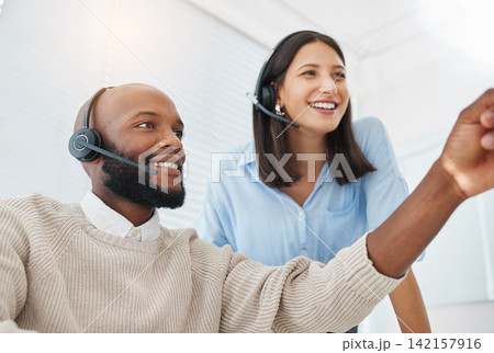 Training, leader or people consulting in call center for advice, talking or networking online in telecom. Learning, sales team or virtual assistants on computer for coaching help or customer services Training, leader or people consulting in call center for advice, talking or networking online in telecom. Learning, sales team or virtual assistants on computer for coaching help or customer services 142157916