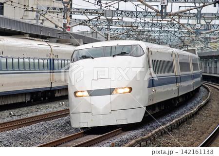 300系新幹線　東海道新幹線　山陽新幹線 142161138