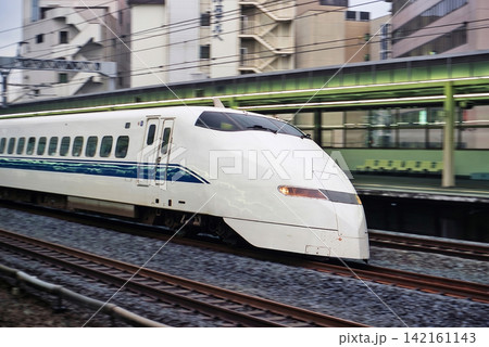 300系新幹線　東海道新幹線　山陽新幹線 142161143