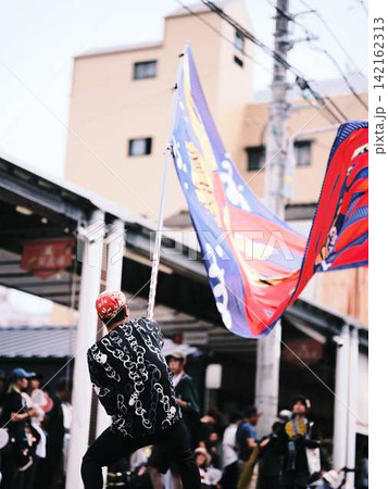 帯屋町で踊るよさこい祭り 142162313