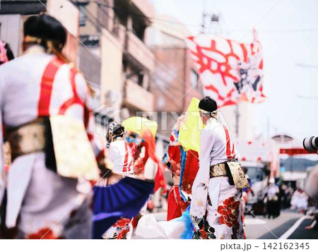 帯屋町で踊るよさこい祭り 帯屋町で踊るよさこい祭り 142162345