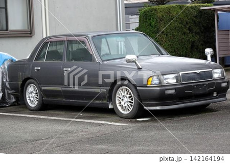 古い車 古い車 142164194