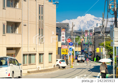 京浜急行・富岡駅　駅前商店街 142165913