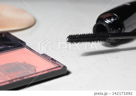 Used Makeup Set: Worn Tools, Near-Empty Containers Emphasizing Shelf Life and Hygiene Used Makeup Set: Worn Tools, Near-Empty Containers Emphasizing Shelf Life and Hygiene 142171092