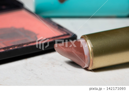 Used Makeup Lot: Empty Pans, Stained Brushes, Worn Containers, Realistic Wear Used Makeup Lot: Empty Pans, Stained Brushes, Worn Containers, Realistic Wear 142171093