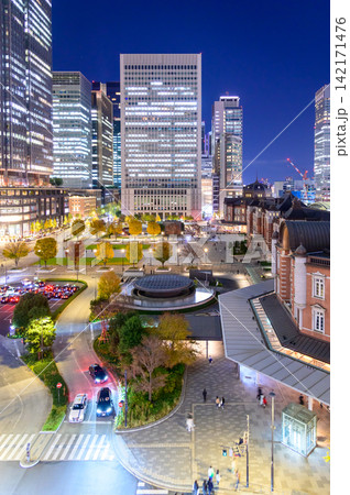 東京駅と丸の内エリアに広がるとても美しい夜景 東京駅と丸の内エリアに広がるとても美しい夜景 142171476