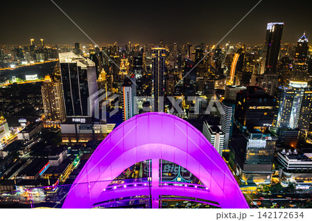【バンコク】Roof Top Barから見る夜景（CRU Champagne） 142172634