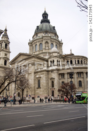 St. Stephens Basilica under overcast spring skies St. Stephens Basilica under overcast spring skies 142173945