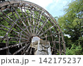 田舎の大水車 142175237