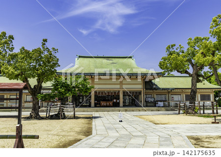 大阪 生玉町 生國魂神社 拝殿 大阪府大阪市 大阪 生玉町 生國魂神社 拝殿 大阪府大阪市 142175635