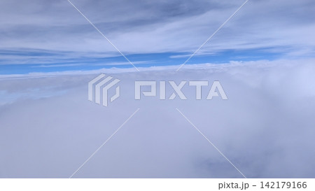 飛行機から見た雲 飛行機から見た雲 142179166