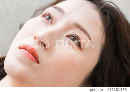 女性メイク,アイメイク,美容イメージ 女性メイク,アイメイク,美容イメージ 142181576