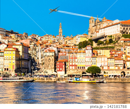 ポルトの美しい歴史地区の絶景 ポルトの美しい歴史地区の絶景 142181788
