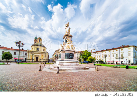 Count Cavour monument in Carlo Emanuele II square Turin Italy Count Cavour monument in Carlo Emanuele II square Turin Italy 142182302