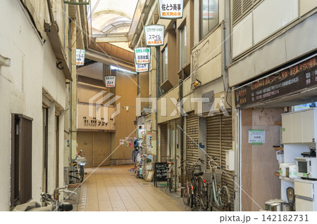 西天下茶屋商店街（にしてん商店街） 142182731