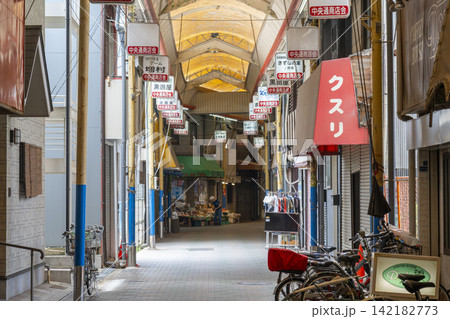 西天下茶屋商店街(にしてん商店街) 西天下茶屋商店街(にしてん商店街) 142182773