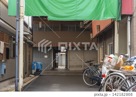 西天下茶屋商店街(にしてん商店街) 西天下茶屋商店街(にしてん商店街) 142182808